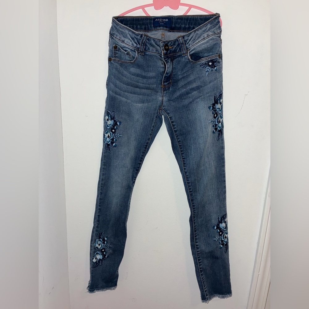 Arizona Jean Company Blue Embroidered Kids Jeans